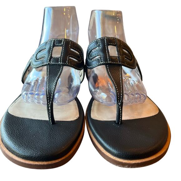 Cole Haan Sandals Size 8 Black Flat Leather Thong Slip On Flip Flop Comfort - Picture 4 of 9